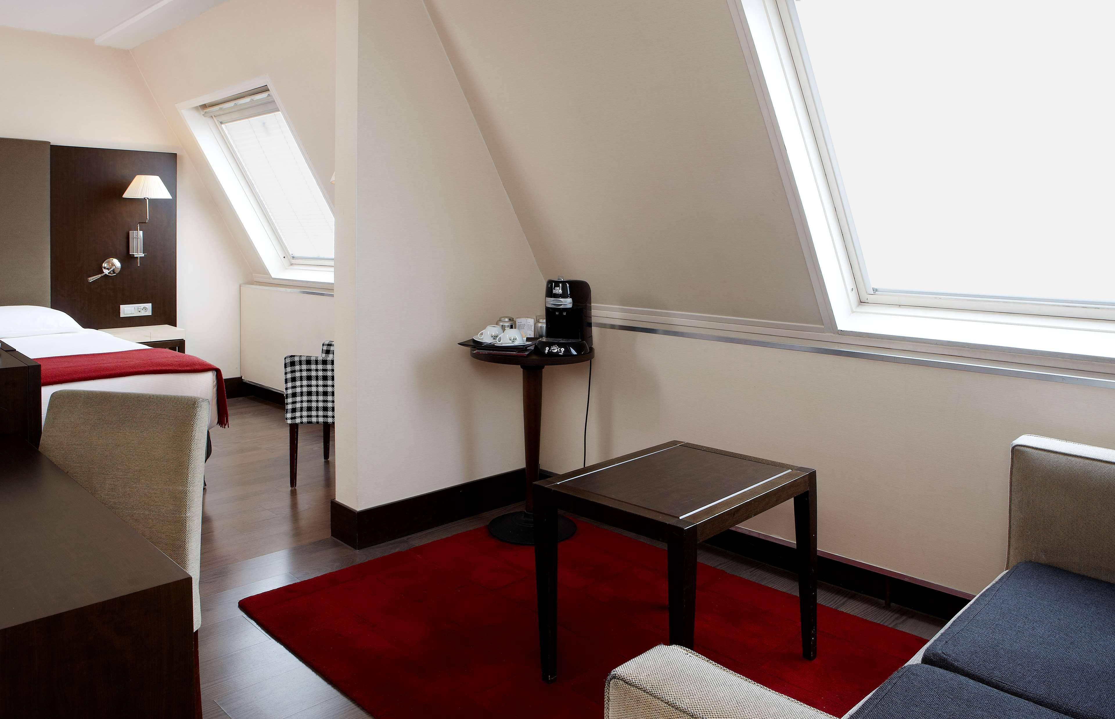 Nh Brussels Louise Hotel Saint-Gilles Екстериор снимка