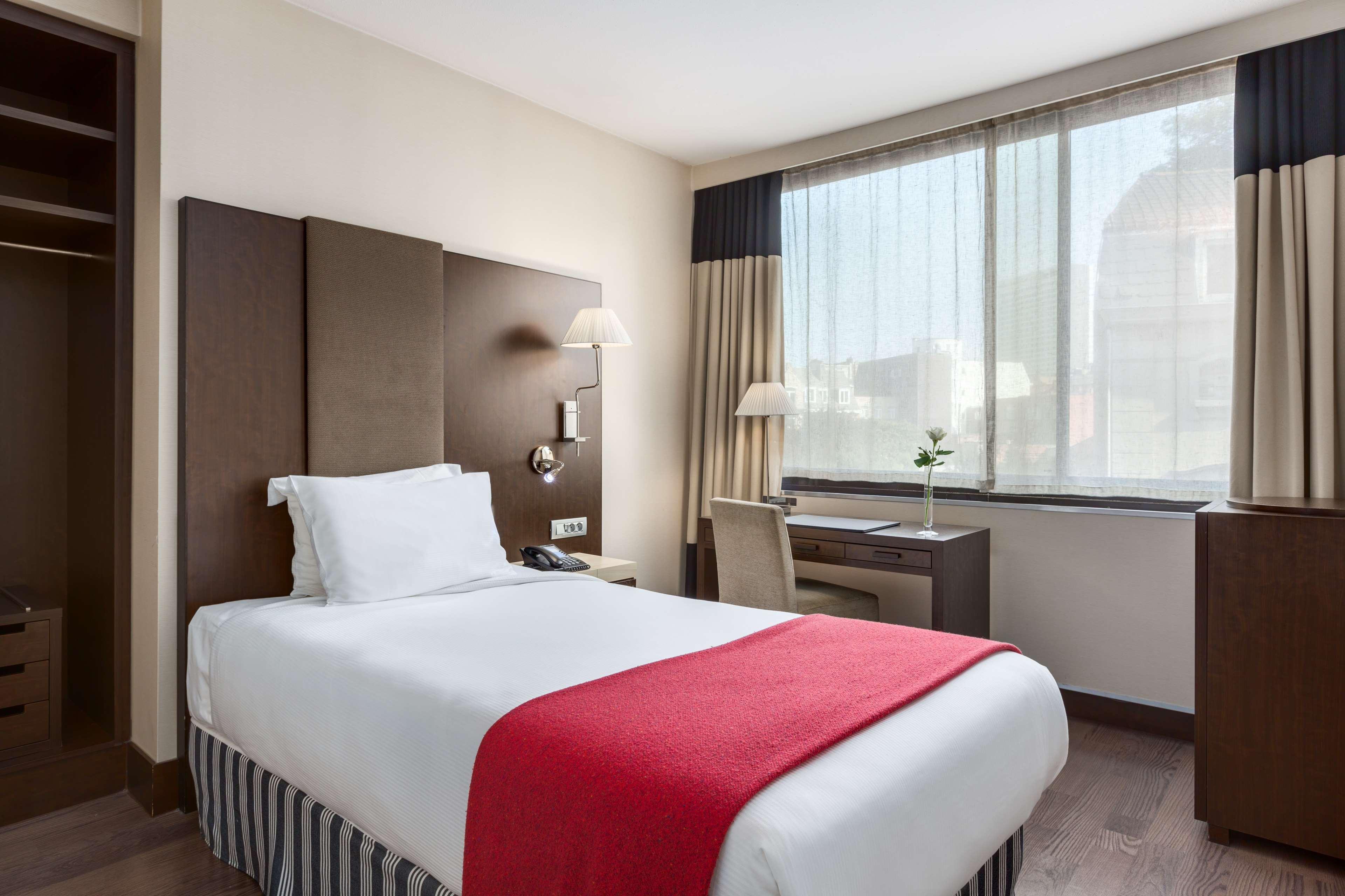 Nh Brussels Louise Hotel Saint-Gilles Екстериор снимка
