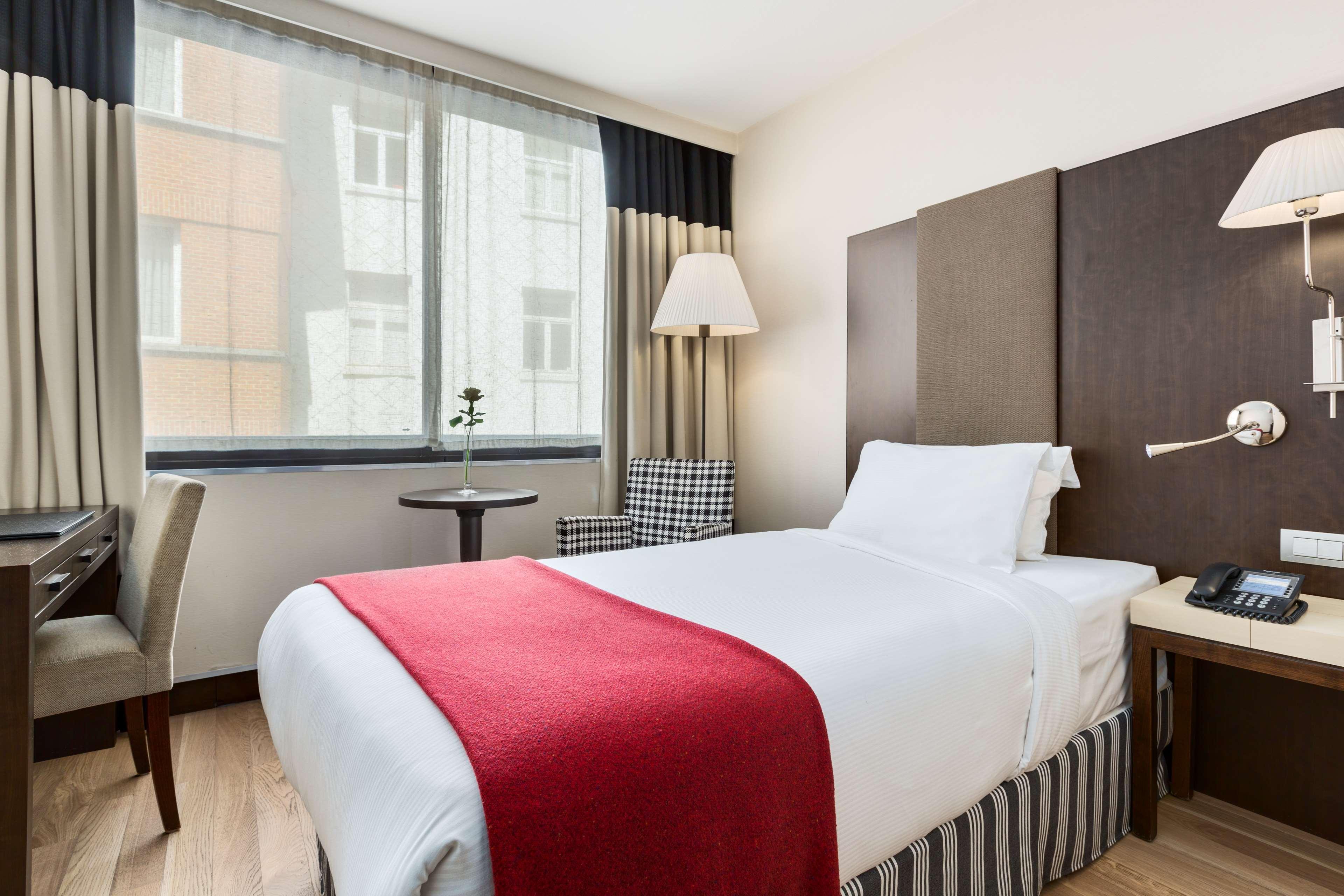 Nh Brussels Louise Hotel Saint-Gilles Екстериор снимка