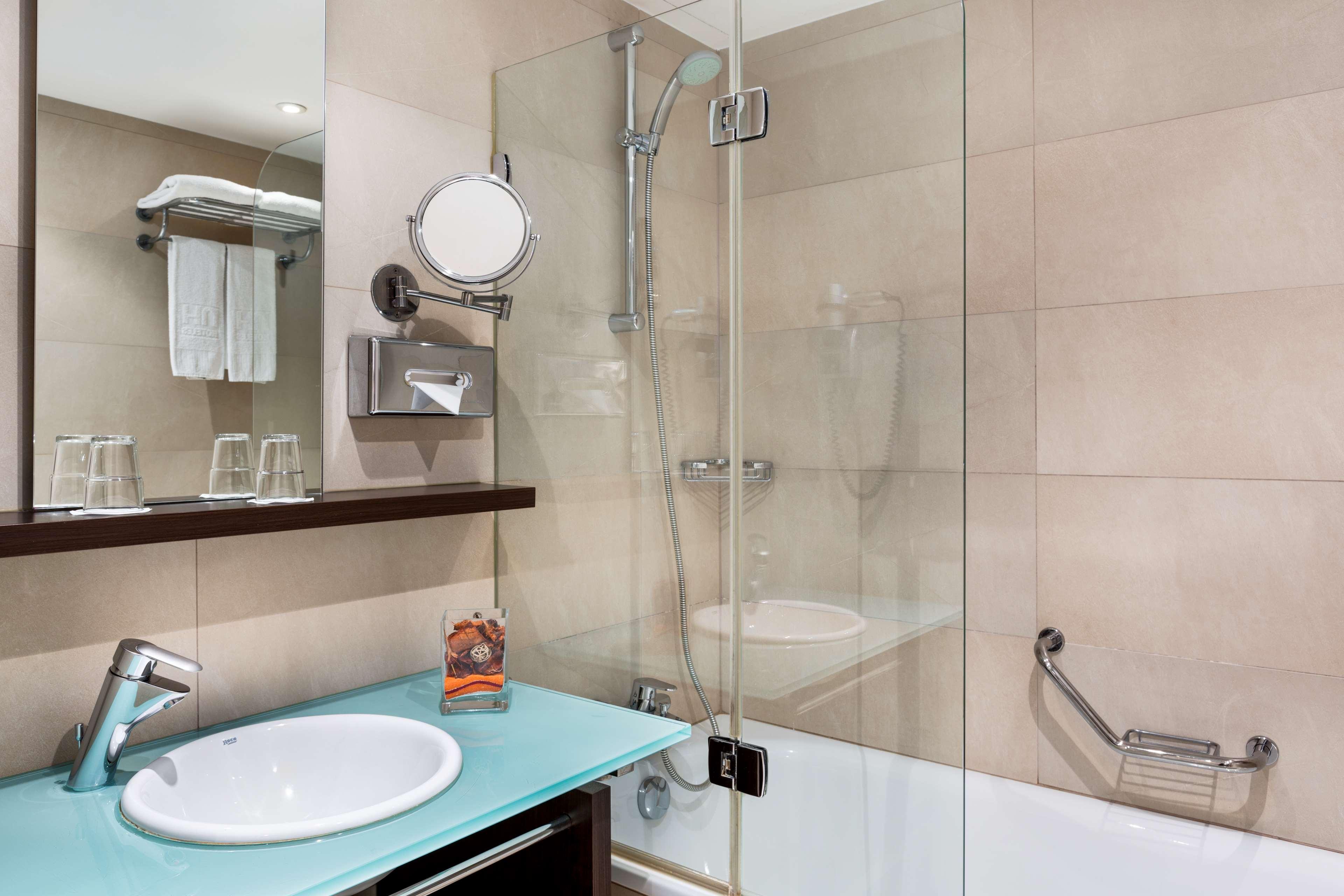 Nh Brussels Louise Hotel Saint-Gilles Екстериор снимка